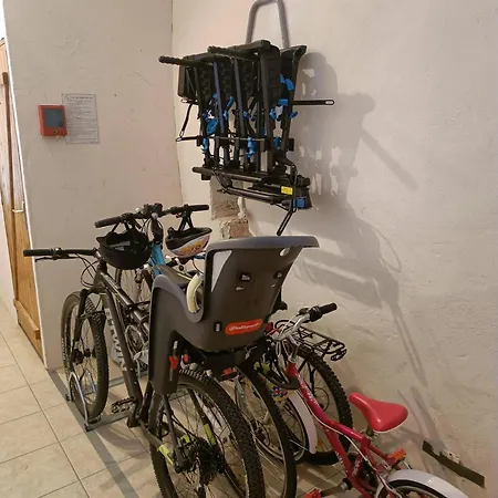 Un Balcon Sur Les Toits アパート