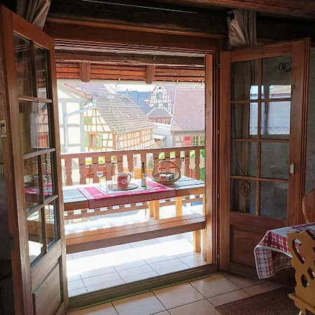 Un Balcon Sur Les Toits Lägenhet Beblenheim